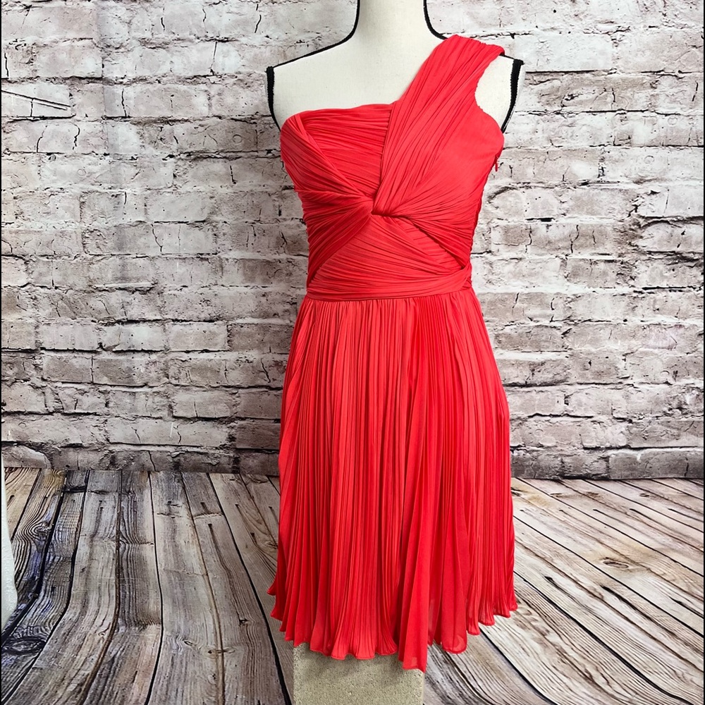 NWOT Halston Heritage One Shoulder Fit & Flare Cocktail dress pleated Size 4